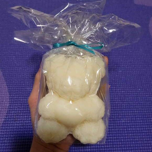 Teddy Bear Heart Unscented Candle Gift - Picture 2 of 3